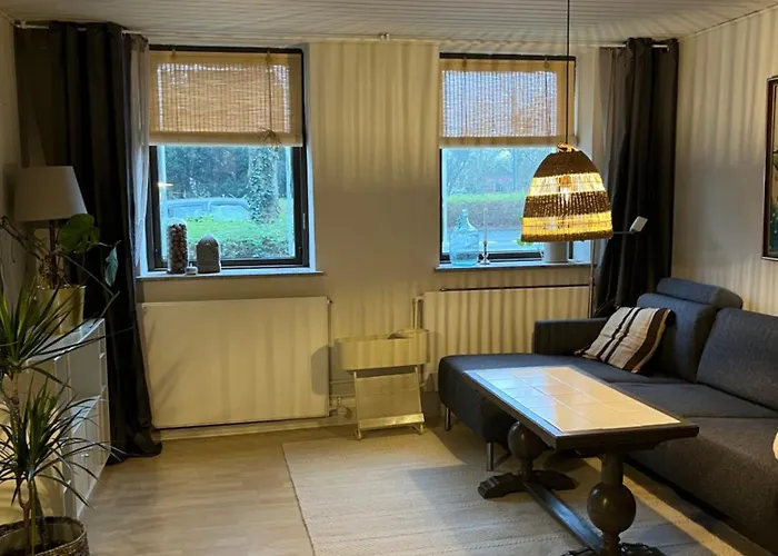 Charming Townhouse In Citycenter Townhouse - Free Parking